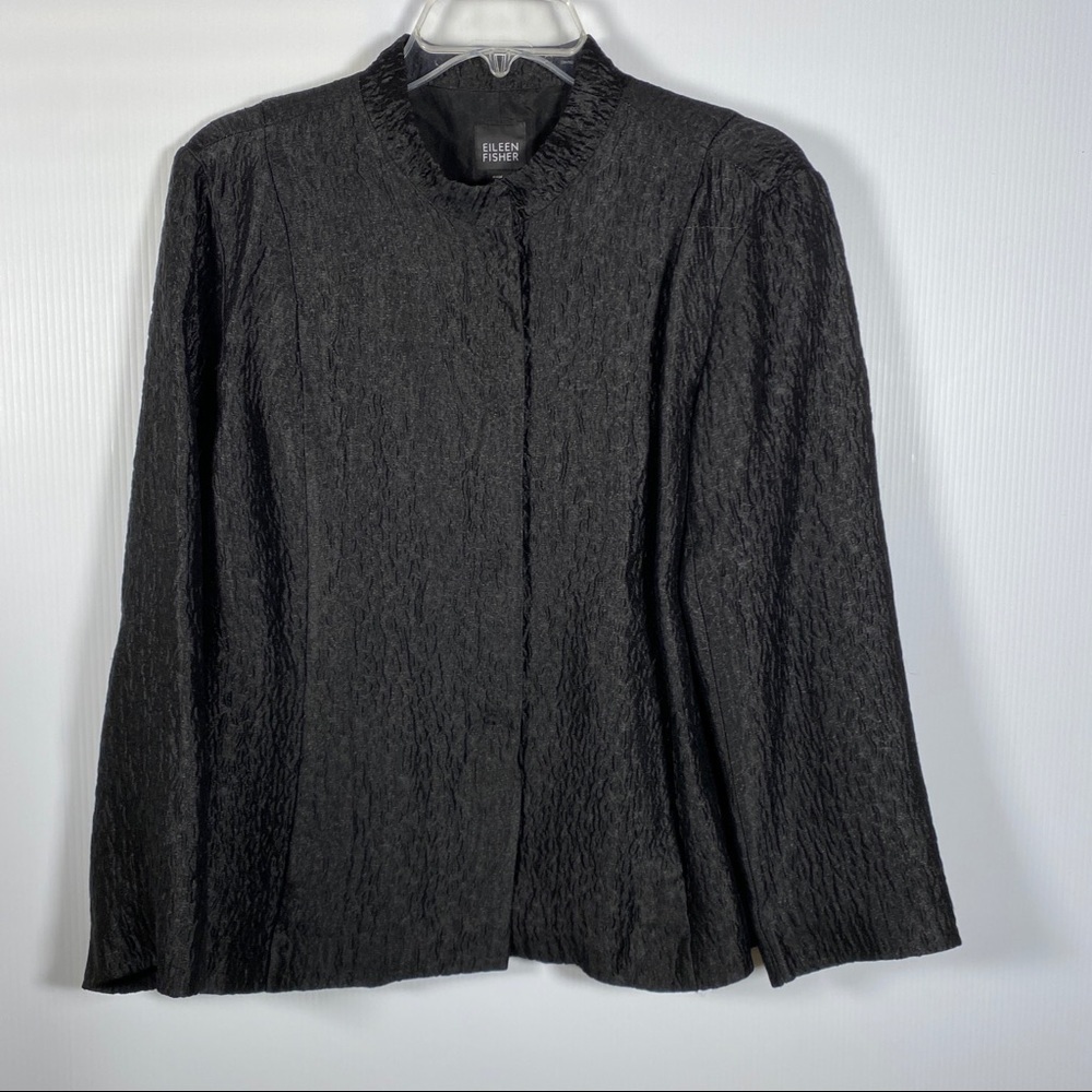 EILEEN FISHER SILK CREPE JACKET. Snap front closure , mandarin collar. Size S